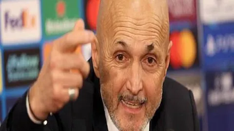 利物浦队内剖析：内维尔坦诚非顶级之队，斯洛特防守改革将至